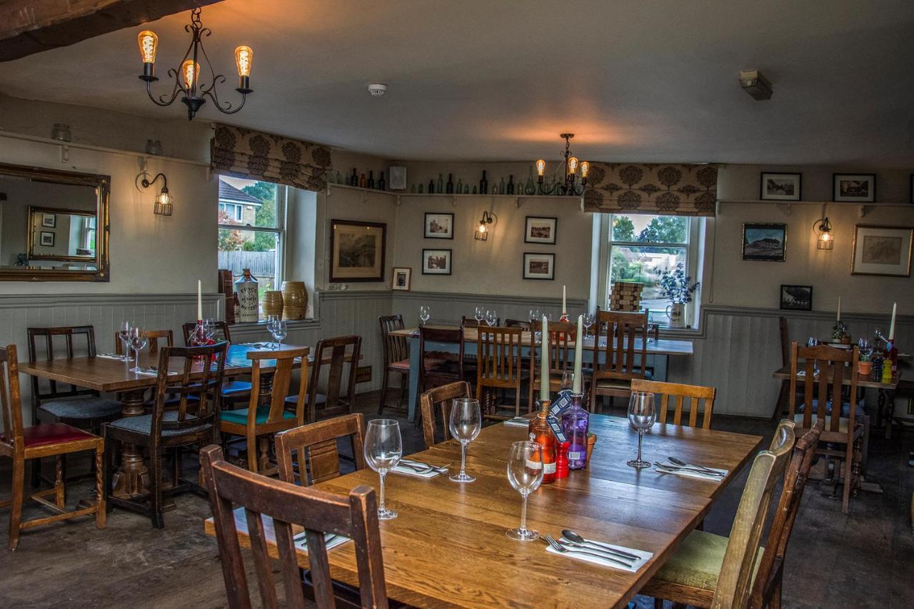 The George Inn Warminster Exterior photo